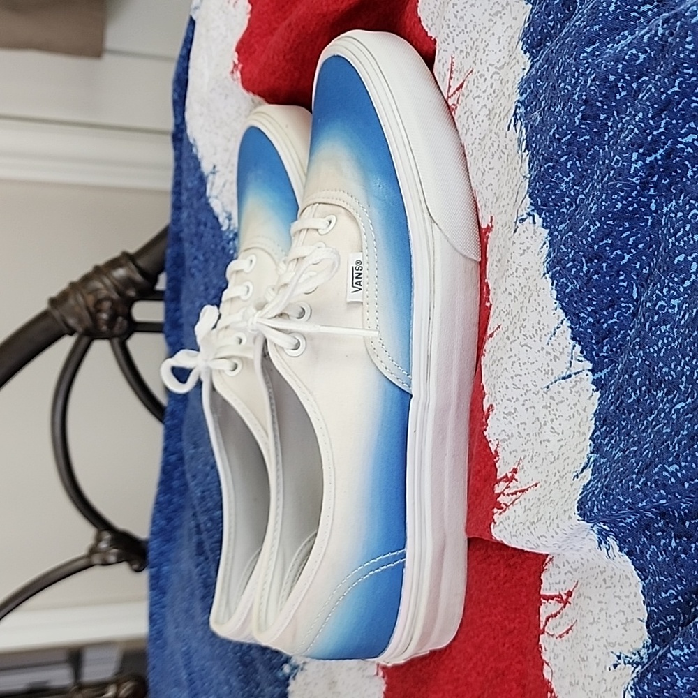 Womens 10 Vans "Off the Wall" Ombre True Blue & White Skate Shoes in Men's 8.5